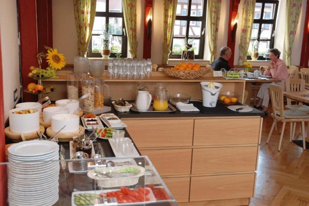 Gasthof Zum Weissen Lamm ซอมเมอร์อาค ภายนอก รูปภาพ