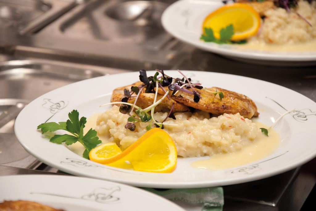 Gasthof Zum Weissen Lamm ซอมเมอร์อาค ภายนอก รูปภาพ